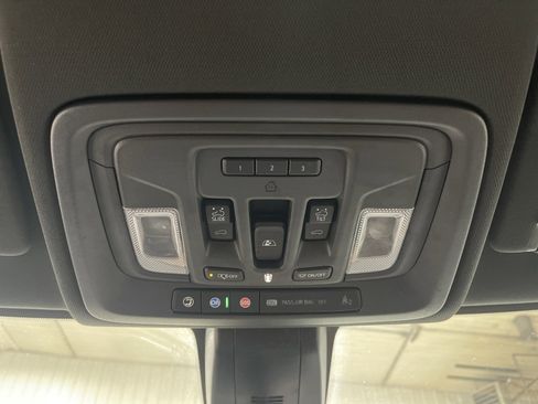 Used 2021 Chevrolet Silverado 1500 High Country w/ Technology Package AWD/4WD image 22