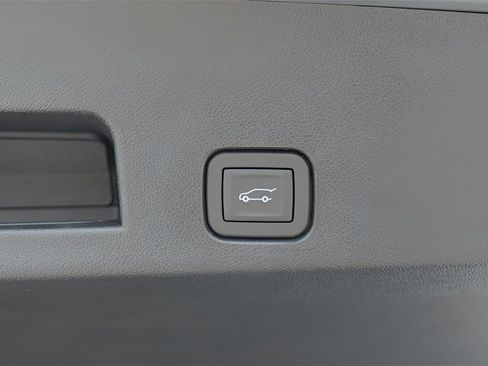 New 2026 GMC Acadia Denali w/ Super Cruise Package image 29