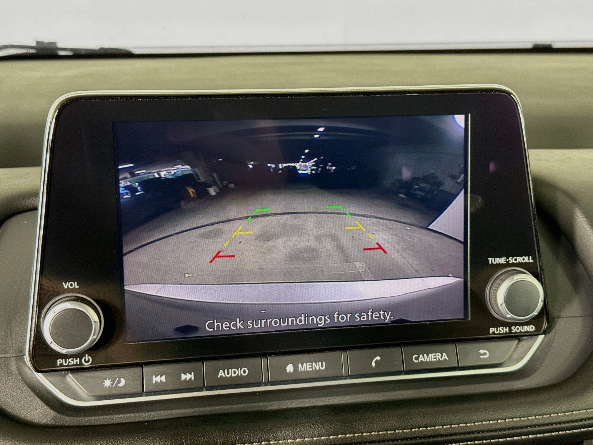 Used 2025 Nissan Rogue SV FWD image 14