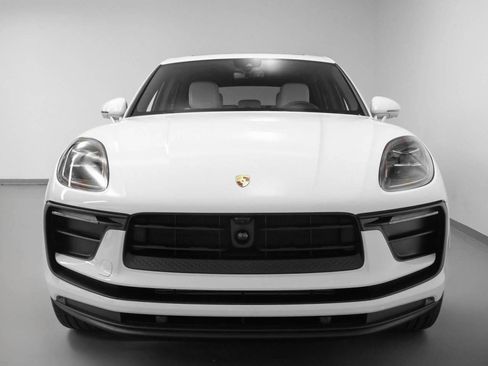 New 2025 Porsche Macan image 70