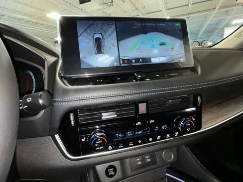 Used 2025 Nissan Rogue Platinum w/ Platinum Premium Package image 38