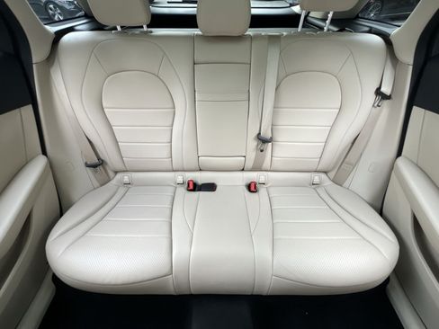 Used 2022 Mercedes-Benz GLC 300 4MATIC w/ Premium Package Lite image 15
