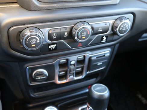 Used 2020 Jeep Gladiator Sport w/ Quick Order Package 24S image 19