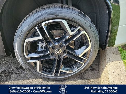New 2026 Volkswagen Tiguan SEL R-Line AWD/4WD image 18