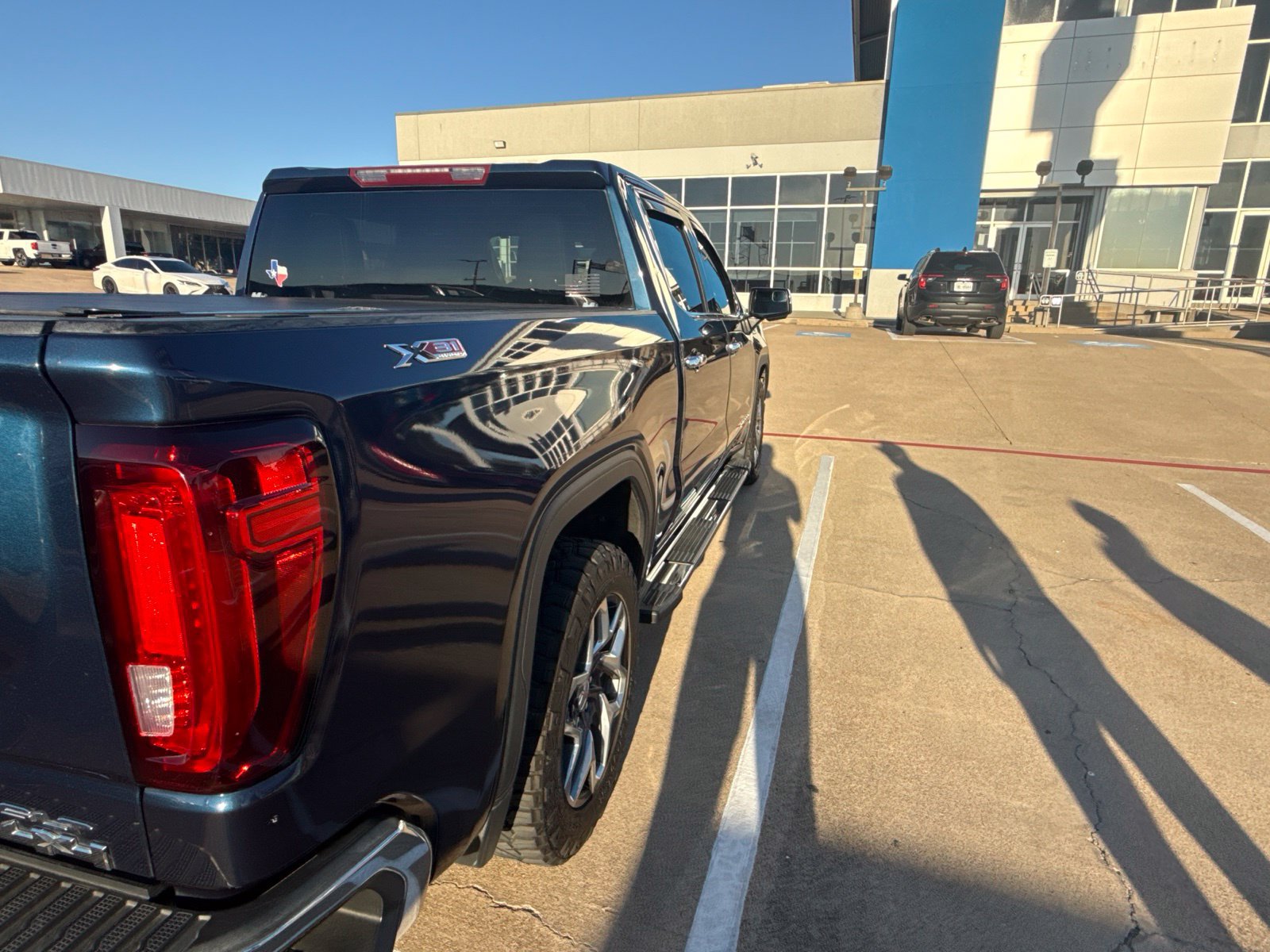 Used 2023 GMC Sierra 1500 SLT AWD/4WD image 20
