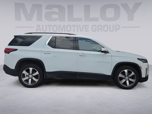 Used 2023 Chevrolet Traverse LT w/ LT Premium Package AWD/4WD image 6