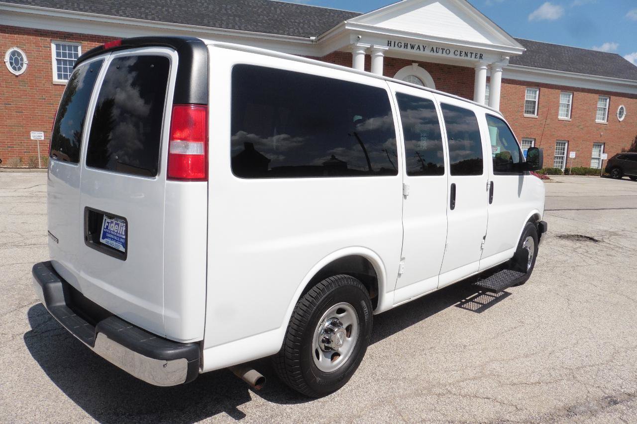 Used 2017 Chevrolet Express 2500 LT w/ LT Preferred Equipment Group RWD image 13