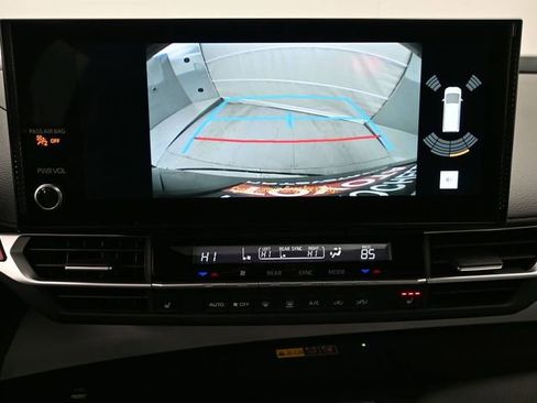 Used 2025 Toyota Sienna XLE image 15