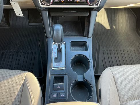Used 2019 Subaru Outback 2.5i Premium image 18