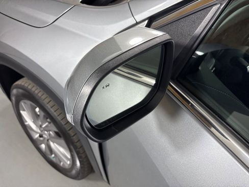 Used 2025 Buick Enclave Preferred FWD image 23