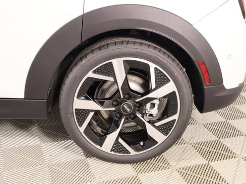 New 2026 MINI Cooper 4-Door Hardtop FWD image 19