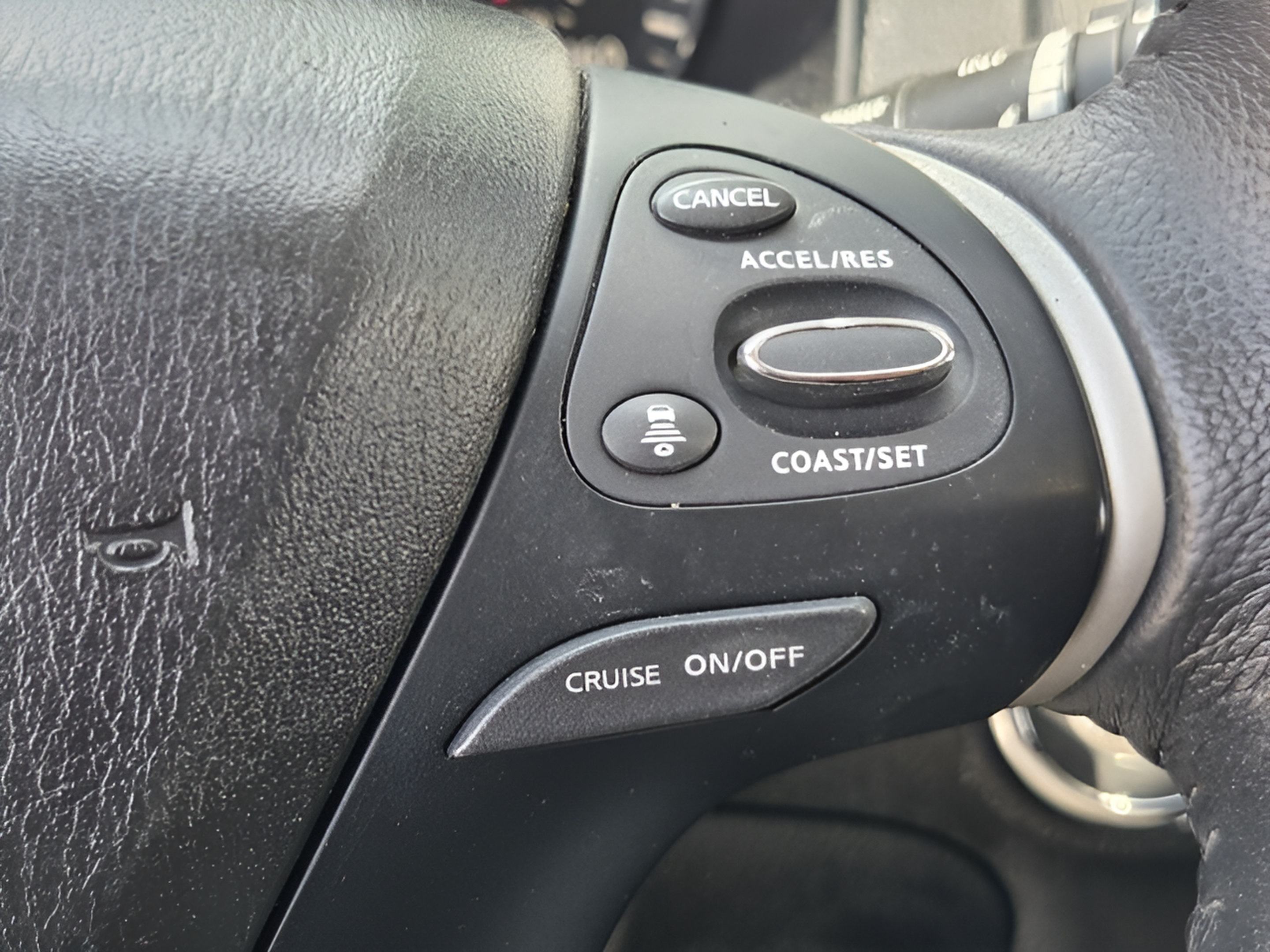 Used 2020 Nissan Pathfinder SV AWD/4WD image 23