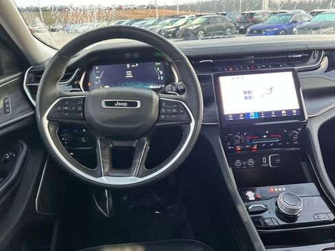 Used 2022 Jeep Grand Cherokee Limited 4xe image 10