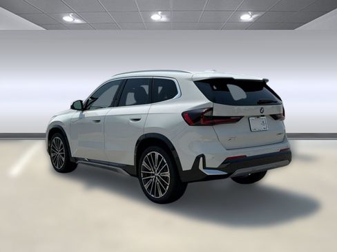 Used 2026 BMW X1 xDrive28i w/ Convenience Package AWD/4WD image 3