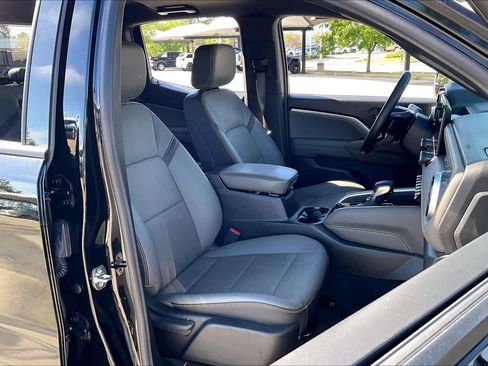 Used 2025 Chevrolet Colorado ZR2 w/ Technology Package image 9