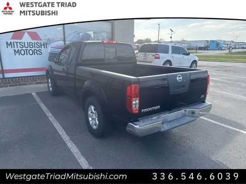 Used 2011 Nissan Frontier SV image 8