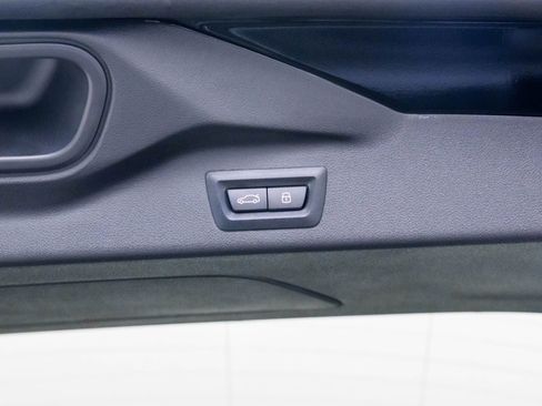 Certified 2025 BMW X7 xDrive40i w/ M Sport Package image 33