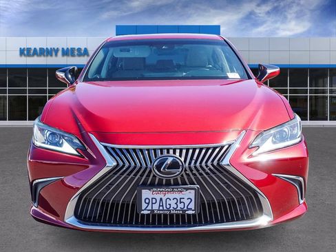 Used 2020 Lexus ES 350 w/ Premium Package FWD image 2