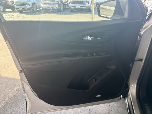 Used 2022 Chevrolet Equinox Premier image 22