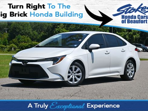 Used 2022 Toyota Corolla LE image 1