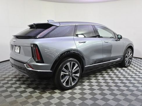 New 2026 Cadillac Optiq Luxury 2 w/ LPO, Floor Liner Package AWD/4WD image 7