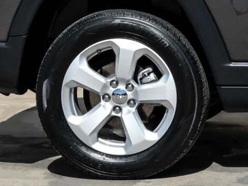 Used 2018 Jeep Compass Latitude w/ Cold Weather Group image 52