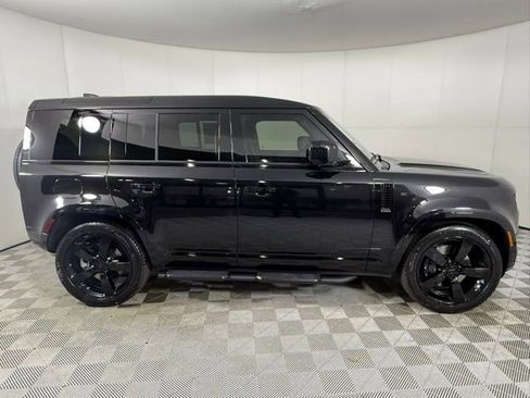 New 2026 Land Rover Defender 110 X-Dynamic SE image 8