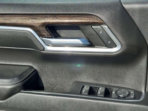 Used 2022 GMC Sierra 1500 Elevation image 21