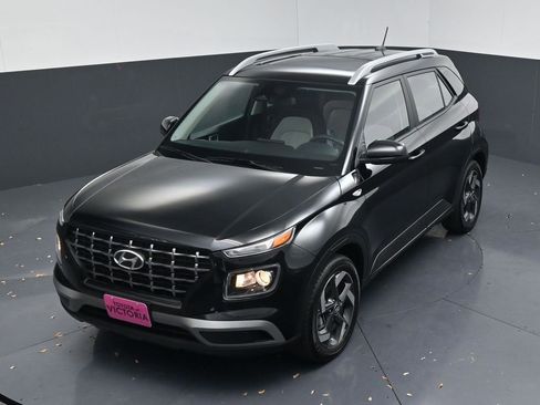 Used 2025 Hyundai Venue SEL image 17