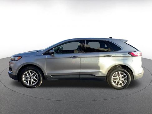 Used 2024 Ford Edge SEL image 9
