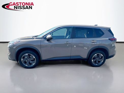 Used 2025 Nissan Rogue SV FWD image 5