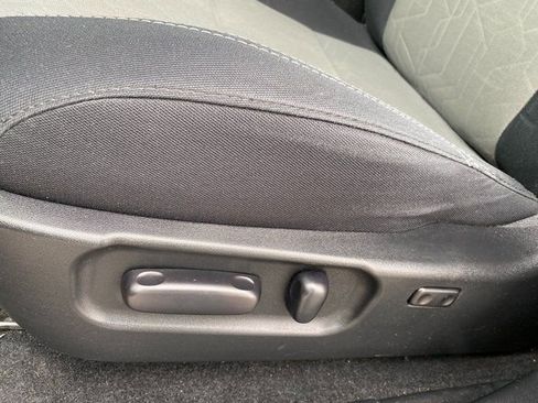 Used 2022 Toyota Tacoma TRD Sport image 15