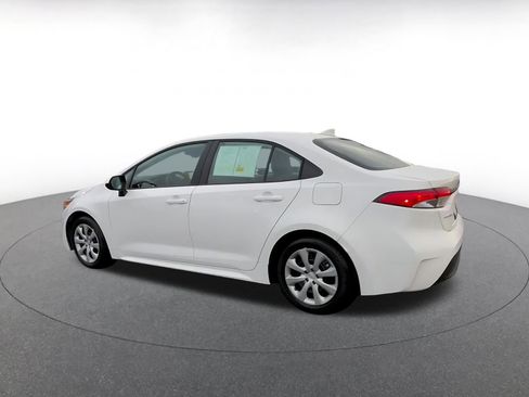 Used 2025 Toyota Corolla LE image 10