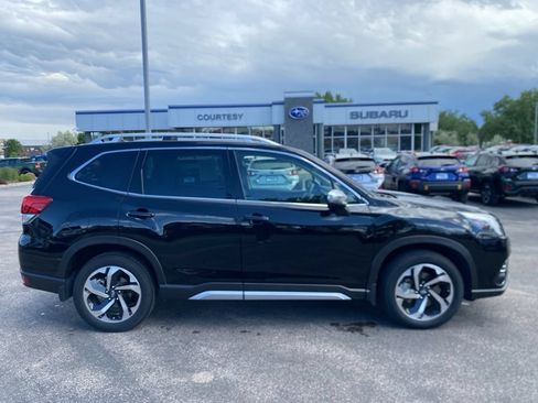 Used 2024 Subaru Forester Touring AWD/4WD image 1