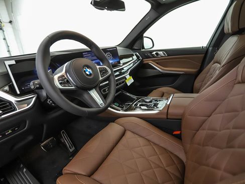 New 2026 BMW X5 xDrive40i w/ M Sport Package AWD/4WD image 10