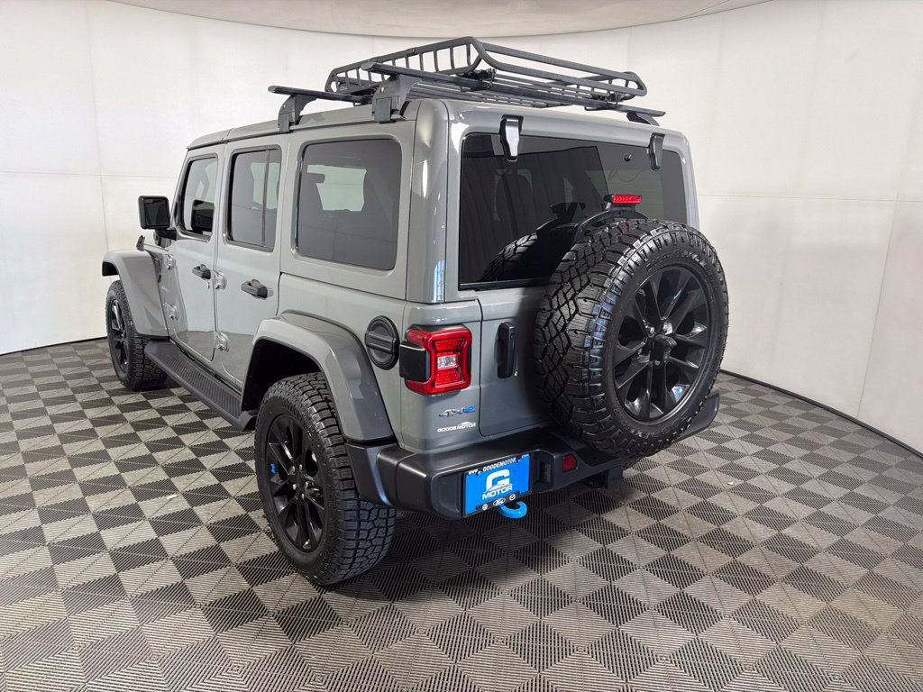 Used 2022 Jeep Wrangler Unlimited Sahara w/ Cold Weather Group AWD/4WD image 5
