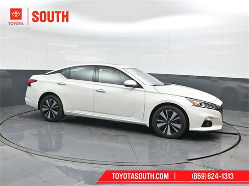 Used 2022 Nissan Altima 2.5 SL image 1