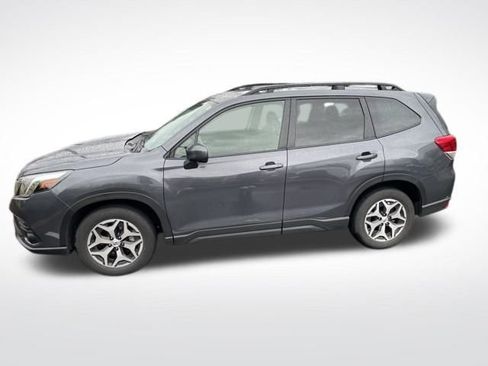 Used 2024 Subaru Forester Premium image 4