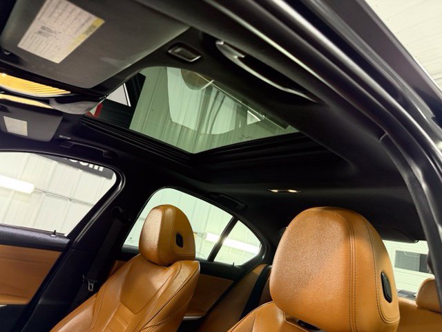 Used 2021 BMW 330e xDrive w/ M Sport Package AWD/4WD image 15