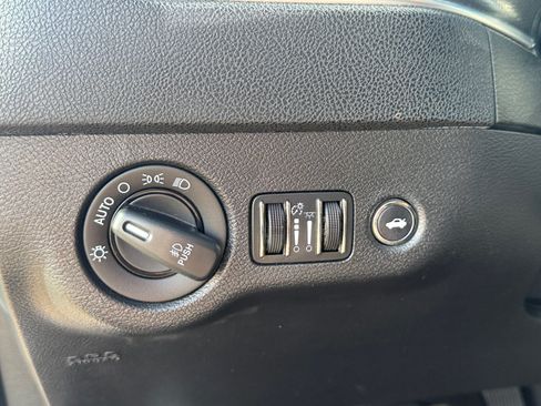 Used 2013 Dodge Charger SXT w/ Blacktop Pkg RWD image 13