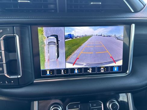 Used 2021 GMC Yukon XL Denali w/ Advanced Technology Package AWD/4WD image 20