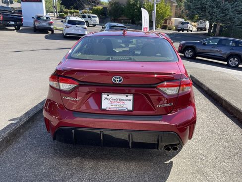 Certified 2024 Toyota Corolla SE w/ SE Package FWD image 4