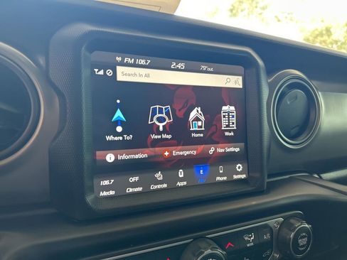 Used 2023 Jeep Gladiator Sport image 11