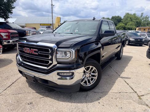 Used 2018 GMC Sierra 1500 SLE w/ SLE Value Package RWD image 1