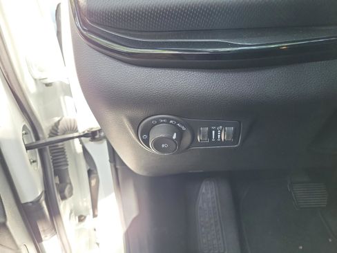 Certified 2025 Jeep Compass Latitude w/ Altitude Special Edition AWD/4WD image 25