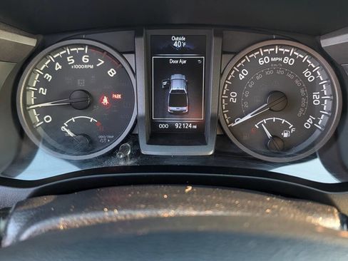 Used 2017 Toyota Tacoma TRD Sport w/ Tow Package image 20