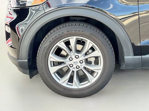 Used 2022 Ford Explorer XLT w/ Equipment Group 202A AWD/4WD image 35