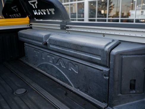 Used 2018 Nissan Titan PRO-4X w/ Pro-4x Convenience Package image 15