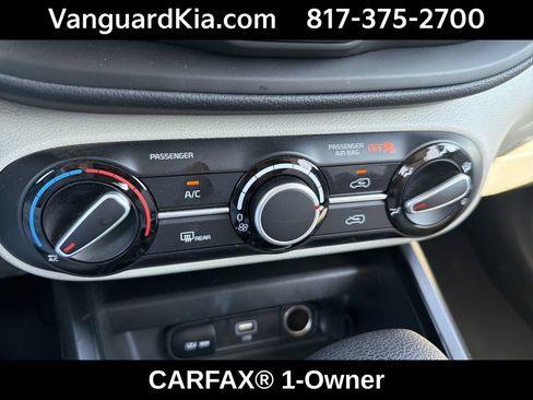 Certified 2025 Kia Soul LX w/ LX Technology Package FWD image 19