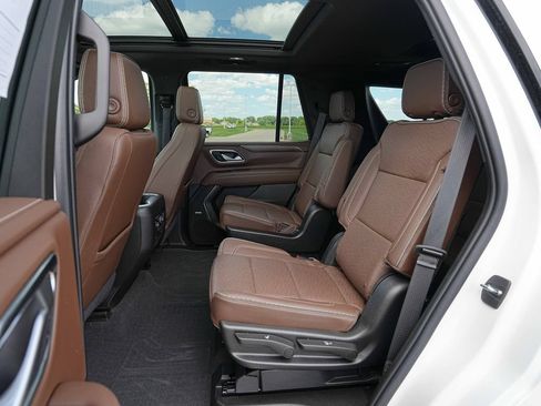 Used 2022 Chevrolet Tahoe High Country AWD/4WD image 19
